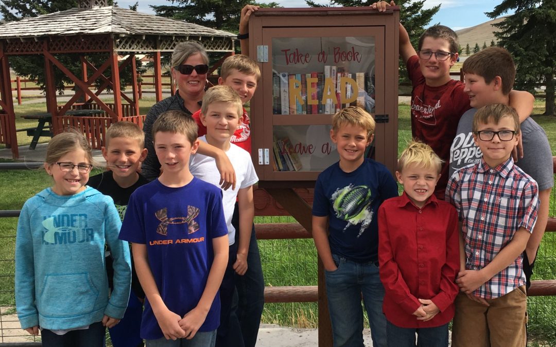 Lima, MT Students Build Free Library